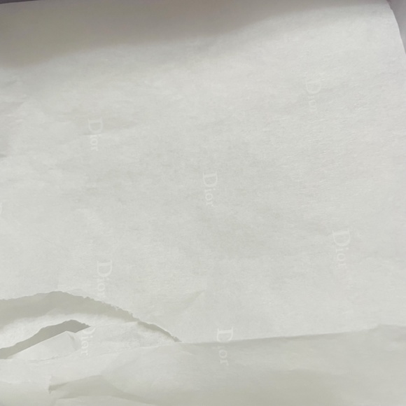 Dior Gift Box - Picture 9 of 11